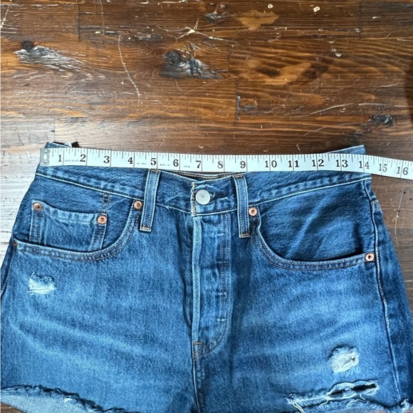 Levi's Premium 501 High-Rise Denim Shorts Medium Wash, Size 27, Button Fly - Picture 6 of 6